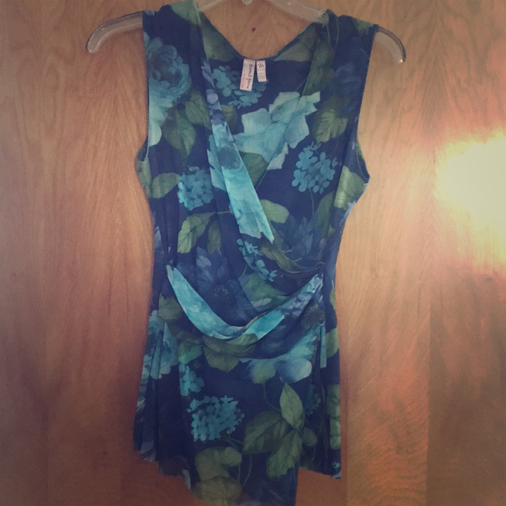 Sweat Pea stretch tank.